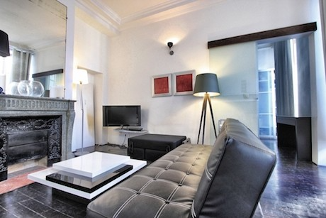 One of our sleek yet affordable rentals close to the Louvre 