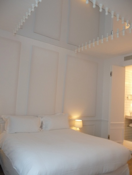 Hotels in Paris: White Cover Suite at the Maison Champs Elysées, a hotel in Paris