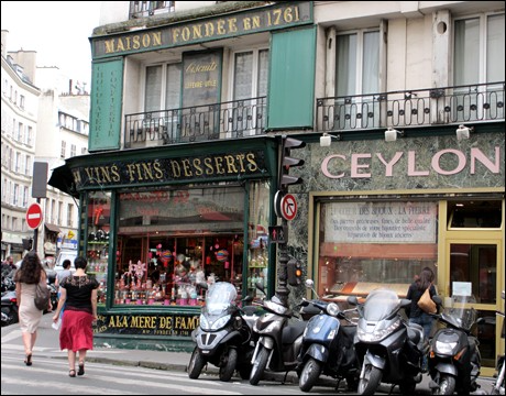A la Mère de Famille, a vintage shop for sweets in Paris