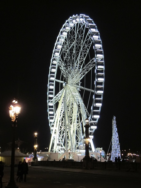 The seasonal Ferris wheel at the Place de la Concorde
