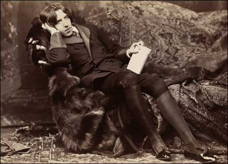 A photograph of Oscar Wilde by Napoleon Sarony