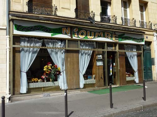 The Senegalese restaurant Nioumrè serves the Goutte d'Or neighborhood, in the 18th Arrondissement, in Paris, with excellent home-style cooking.