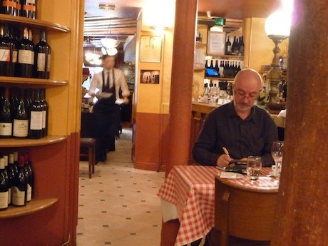 Chez Fernand, a traditional French restaurant in the 6th Arrondissement of Paris