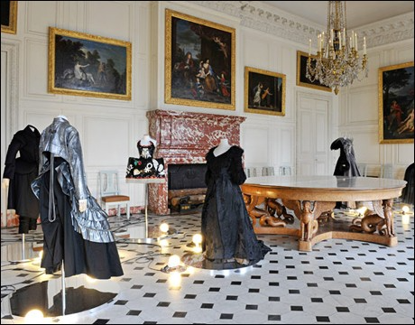 Thierry Mugler, Yohji Yamamoto and Comme des Garçons in the Salon des Seigneurs, at Versailles